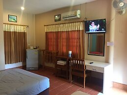 Baan Ing Khao Resort
