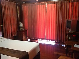 Baan Ing Khao Resort