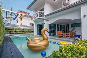 Pattaya Pool Villa