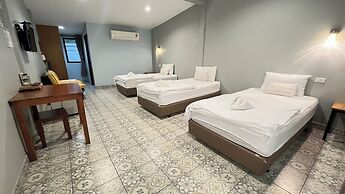 Warm Well Hostel Kanchanaburi
