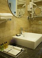 Bristol Central Park Hotel