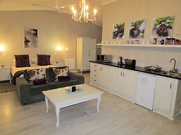 By the Way Guesthouse