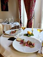 Logis Hôtel Restaurant Le Cheval Blanc