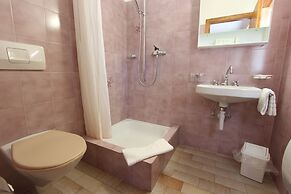Hotel Al Rom