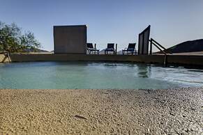 Kanaan N/a'an ku sê Desert Retreat