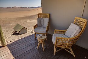 Kanaan N/a'an ku sê Desert Retreat