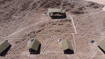 Kanaan N/a'an ku sê Desert Retreat