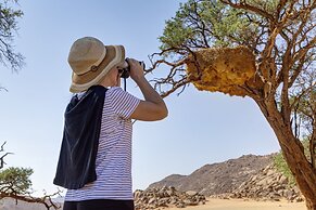 Kanaan N/a'an ku sê Desert Retreat