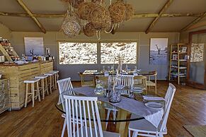 Kanaan N/a'an ku sê Desert Retreat