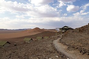 Kanaan N/a'an ku sê Desert Retreat