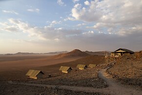Kanaan N/a'an ku sê Desert Retreat