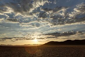 Kanaan N/a'an ku sê Desert Retreat