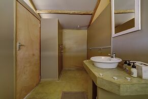 Kanaan N/a'an ku sê Desert Retreat