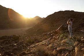 Kanaan N/a'an ku sê Desert Retreat