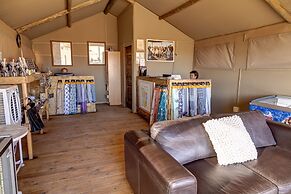 Kanaan N/a'an ku sê Desert Retreat