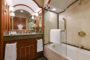 Al Aziziyah Boutique Hotel By The Torch