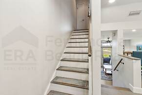 Oceanside Townhouse with Ocean View and Access to the Deck by RedAwnin