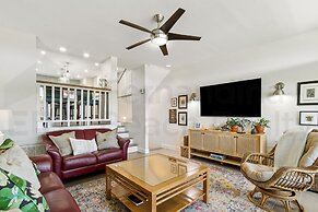 Oceanside Townhouse with Ocean View and Access to the Deck by RedAwnin