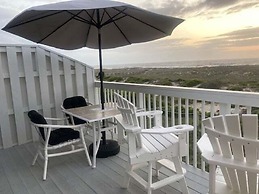 Oceanside Townhouse with Ocean View and Access to the Deck by RedAwnin