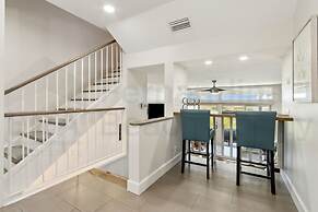 Oceanside Townhouse with Ocean View and Access to the Deck by RedAwnin