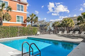 Oceanside Townhouse with Ocean View and Access to the Deck by RedAwnin