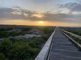 Oceanside Townhouse with Ocean View and Access to the Deck by RedAwnin