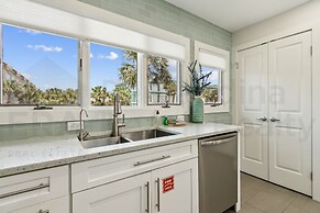 Oceanside Townhouse with Ocean View and Access to the Deck by RedAwnin