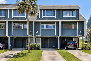 Oceanside Townhouse with Ocean View and Access to the Deck by RedAwnin