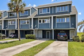 Oceanside Townhouse with Ocean View and Access to the Deck by RedAwnin