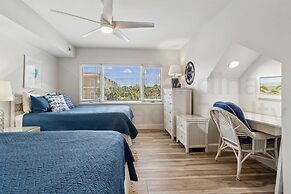 Oceanside Townhouse with Ocean View and Access to the Deck by RedAwnin