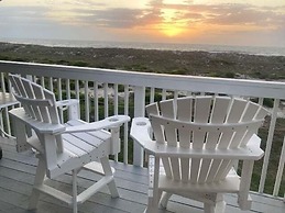 Oceanside Townhouse with Ocean View and Access to the Deck by RedAwnin
