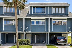 Oceanside Townhouse with Ocean View and Access to the Deck by RedAwnin