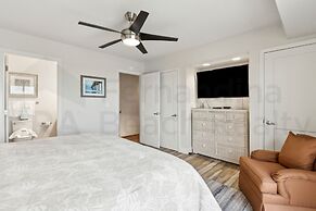 Oceanside Townhouse with Ocean View and Access to the Deck by RedAwnin