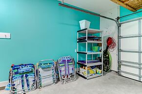 Pet Friendly Condo with Private Parking and Elevator by RedAwning