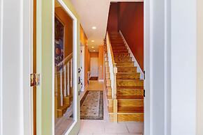 Pet Friendly Condo with Private Parking and Elevator by RedAwning