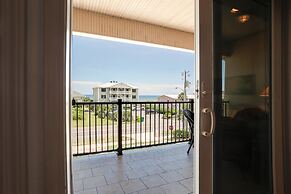 Pet Friendly Condo with Private Parking and Elevator by RedAwning