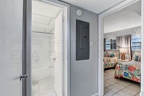 Spacious Oceanfront Condo, Easy Access to Private Fishing Pier by RedA