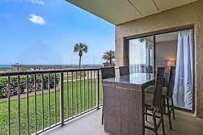 Spacious Oceanfront Condo, Easy Access to Private Fishing Pier by RedA