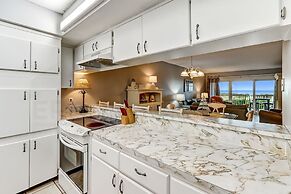 Spacious Oceanfront Condo, Easy Access to Private Fishing Pier by RedA
