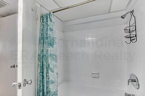 Spacious Oceanfront Condo, Easy Access to Private Fishing Pier by RedA