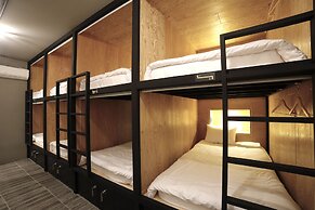 The Bay Guesthouse - Hostel