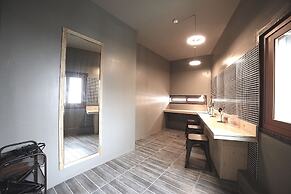 The Bay Guesthouse - Hostel