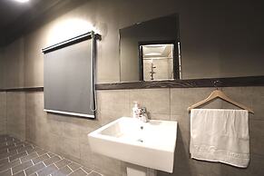 The Bay Guesthouse - Hostel