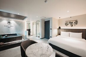 CozyTree Hotel