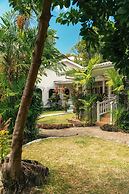 Beau Vallon Bungalows