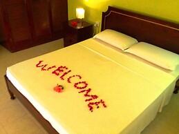 Beau Vallon Bungalows