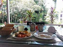 Beau Vallon Bungalows