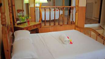 Beau Vallon Bungalows