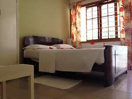 Beau Vallon Bungalows