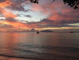 Beau Vallon Bungalows